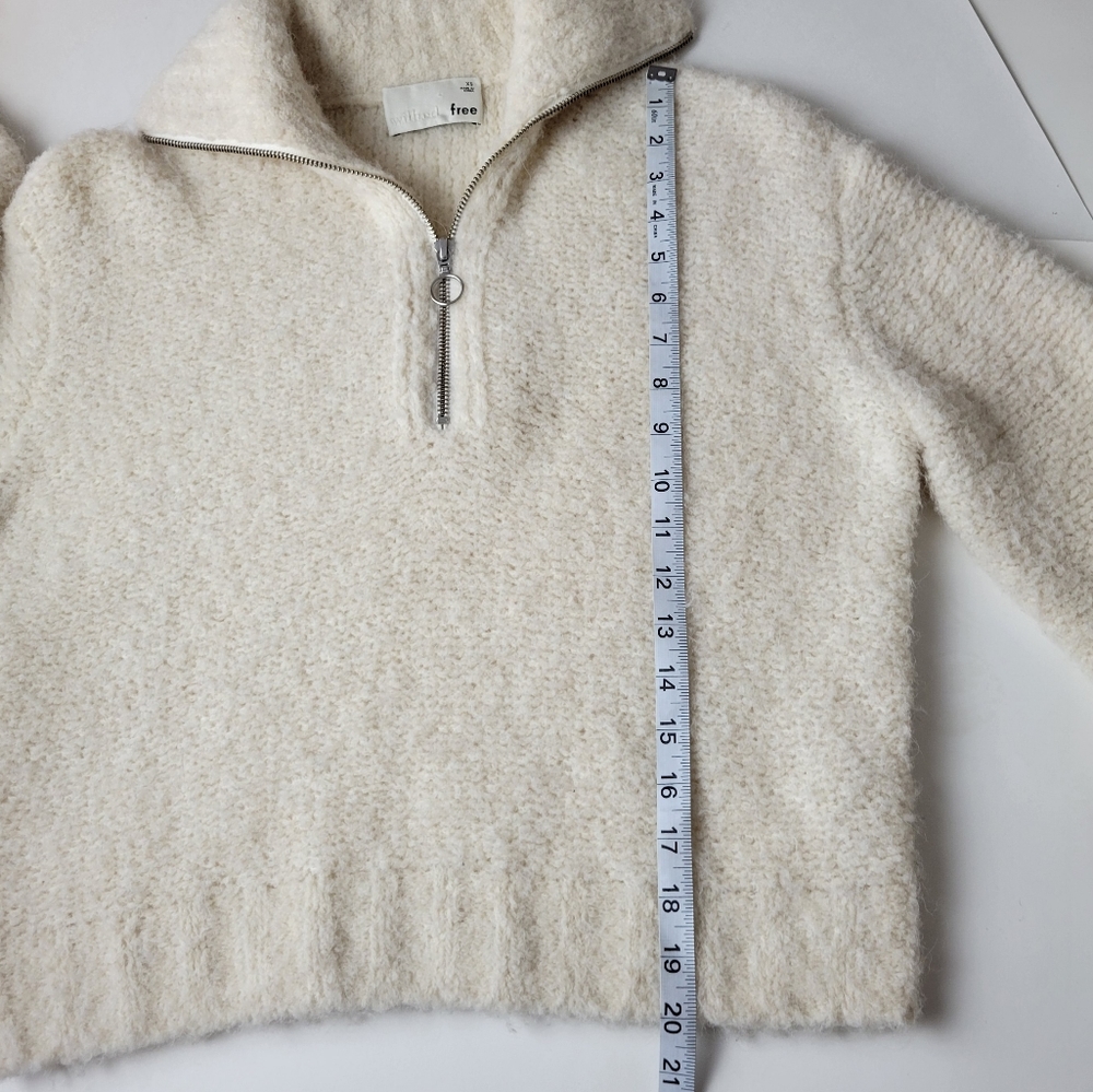 Aritzia Cream Half-Zip Textured Sweater - Picture 10 of 12
